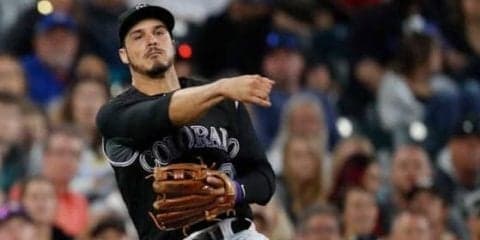 【MLB】最強アレナドの定番ベアハンド→鬼肩にファン感嘆「毎日素晴らしいプレーを」