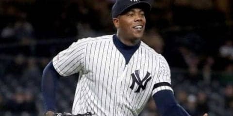 【MLB】ヤ軍チャップマンの衝撃“ピンクコーデ”にファン驚愕　「なんてスタイル」
