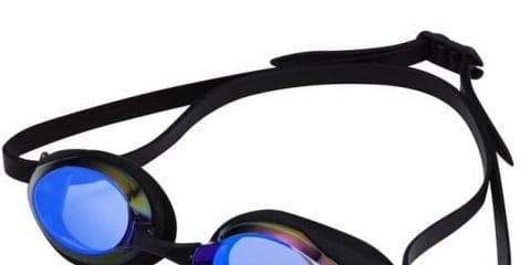 デサントから、約5倍落ちにくいくもり止めを搭載したスイミングゴーグルが登場
