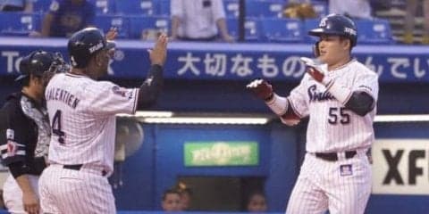 ヤクルト村上、第1打席で逆転19号2ラン！　鷹大竹から右翼席へ豪快アーチ