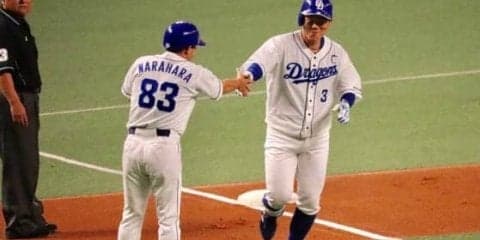 中日高橋、6号先制3ラン！　パ最多勝の有原から右翼席へ豪快弾