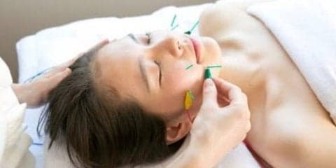 ただいま流行中！電気を流す美容鍼「パルス美容鍼」