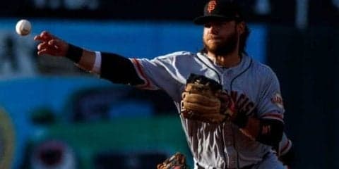 【MLB】ジ軍3年連続GG賞男の華麗なベアハンドにファン興奮　「ゴールドハンド」