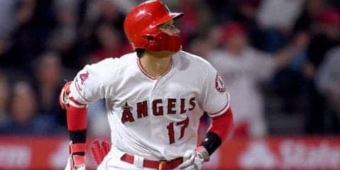 【MLB】大谷翔平、左犠飛で打点　味方が“神走塁”で二塁から一気に生還、感謝の“両手握手”