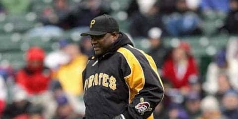 【MLB】伝説の“退場劇”が再脚光　指揮官のベース抜き＆持ち帰りにファン「こういうのがもっと必要」