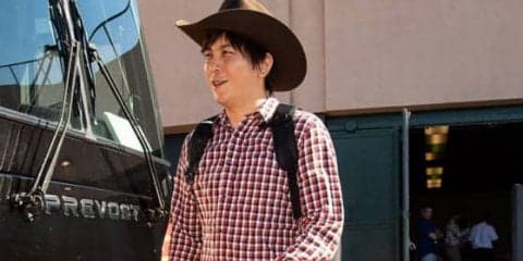 【MLB】大谷通訳もカウボーイに変装だ！　大谷翔平と西部劇俳優顔負けスタイルでテキサスへ