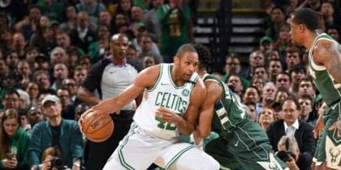 シクサーズがチームに調和を与えるビッグマン、アル・ホーフォードを獲得