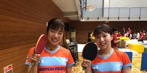 松平志穂、打浪優が、台風21号の被害を受けた守口市で卓球の楽しさを伝える