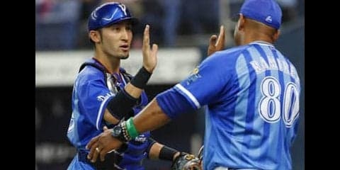 光る「コミュ力」。DeNAの中心にいる正捕手・伊藤光の意外な一面