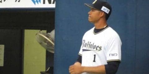 オリ中日から移籍のモヤが1軍登録即「6番・一塁」で出場　両チームスタメン発表