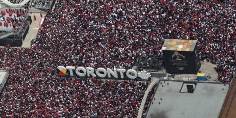 カナダのスター選手ラオニッチやシャポバロフら、NBAトロント・ラプターズの優勝をウィンブルドンで祝福！