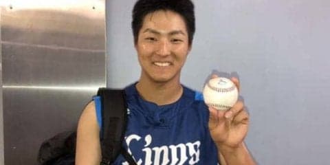 高卒3年目西武鈴木がプロ初安打「必死に食らいつきました」記念球は両親へ