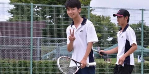 【ソフトテニス部男子】　５組があすの２日目へ