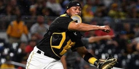 【MLB】圧巻の“キャノン砲”発動　パイレーツ捕手の二盗阻止スローにファン喝采「完璧」