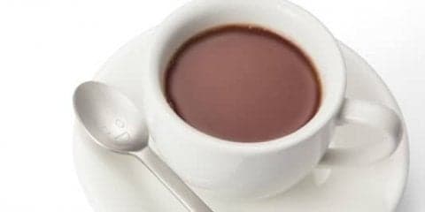 肌荒れの原因は水分不足？コーヒーやお茶では補えていない！？