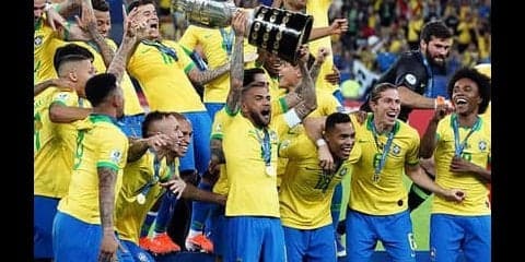 コパ優勝も、不安げなネイマールの姿が象徴するブラジルの未来