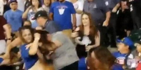 【MLB】試合どころじゃない…シカゴのライバル対決でファン大乱闘「野蛮な小競り合い」