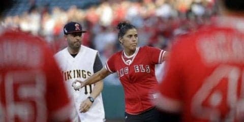 スカッグス母の“奇跡”の始球式に大反響　MLB公式動画が再生回数34万超え