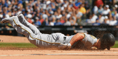 【MLB】パイレーツ野手を襲ったまさかのハプニング　痛恨の“顔面スライディング”にファン苦笑
