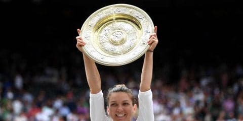 ウィンブルドンの芝を駆け抜けた全力疾走の13km。ハレプが初栄冠