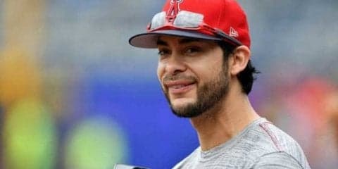 【MLB】エ軍ラミレスは「ラッキーガイ」　トラウト＆プホルスの本塁打2本を“帽子キャッチ”