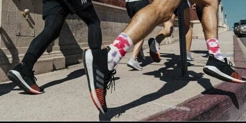 アディダス、人気ランニングシューズの秋冬モデルを発売。新シリーズ「Senseboost」も登場