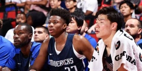 NBAにアデトクンボ・ブーム到来、レイカーズがヤニスの弟コスタスと2ウェイ契約