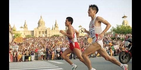 バルセロナ五輪男子マラソン、「こけちゃいました」と壮絶な優勝争い