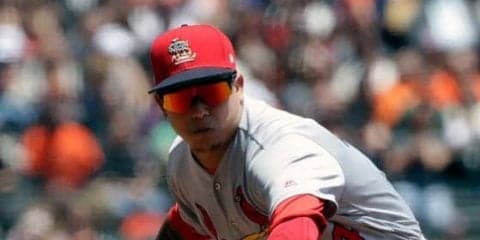「不必要なダイブ」左翼手の背後で中堅手が横っ飛び　爆笑珍プレーにMLB公式も注目
