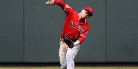【MLB】トラウト、158キロのレーザー送球で同点阻止！　80メートルの大遠投