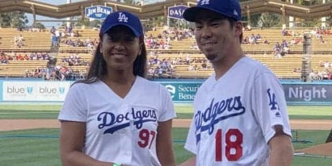 【MLB】大坂なおみが「ジャパンナイト」で始球式　前田健太“捕手”に見事なノーバウンド投球