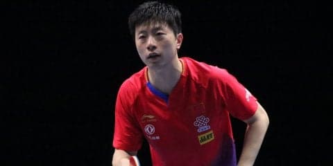 世界卓球王者・馬龍、利き手でない左手で強烈スマッシュ