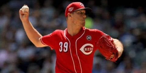 【MLB】桑田真澄氏を彷彿!?　投手が小フライに豪快ダイブ「信じられないプレーだ！」
