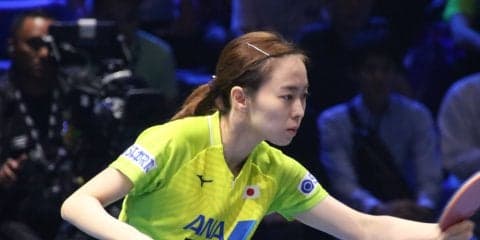 石川佳純・梨良姉妹とアダムの3ショットに「うらやましい」の声