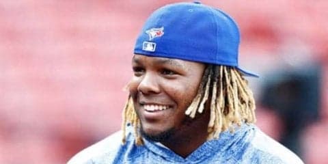 【MLB】美技連発の8歳野球少女がゲレーロJr.との対面が実現　ブ軍が粋な配慮「特別な瞬間」