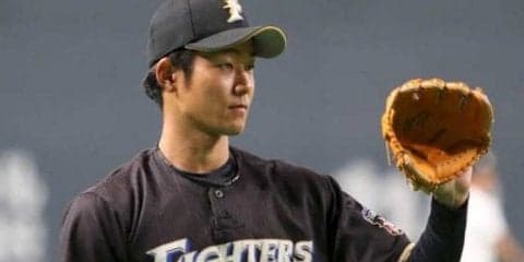 日ハム石井、フェンスに挟まる“珍二塁打”　「ホールインワンみたいな感じ」