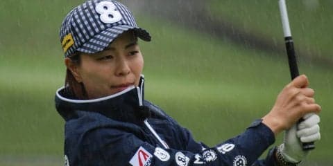 服部真夕の「ドラム缶の中でクルッと回っているようなシンプルなスイング」（解説：金谷多一郎）