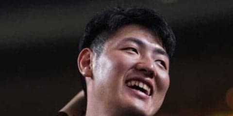 岡本に13試合ぶりの一発！　18号3ランで巨人が2点差に迫る