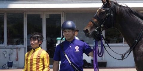 【新馬/小倉5R】松若「最後までフワフワ…」シリアスフールが人気に応える