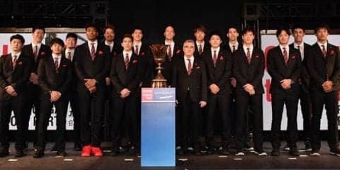 ワールドグループ、バスケットボール日本代表にオフィシャルスーツを提供