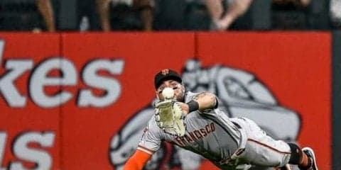 G軍ピラーの空飛ぶ“スーパーマンキャッチ”にMLB公式驚愕　「またやった」