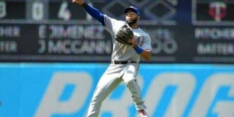 【MLB】華麗ステップ→素手キャッチ、鬼肩披露のレ軍野手に米驚愕　「信じられない」