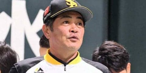 ソフトバンクが逆転に成功　甲斐の飛球をハム西川が落球、清宮にも失策