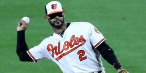 【MLB】「ナンバー1遊撃手」の横っ飛び好捕＆鬼肩スローに米驚愕　「こんなプレーは5スター」