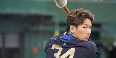 「槍のよう…」パTVが衝撃映像を公開　オリ吉田正の折れたバットが地面にグサリ…