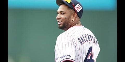 バレンティンは「辛抱」と日々格闘。助っ人史上12人目の記録は近い