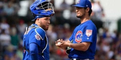 【MLB】ダルビッシュ女房役の膝つき「キャノン」送球が凄すぎる　米ファン唖然「エグイ」