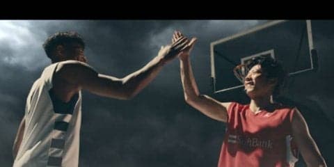 ソフトバンク5GのCMで見事な連携を見せた八村塁＆田中圭「バスケを楽しみたい」