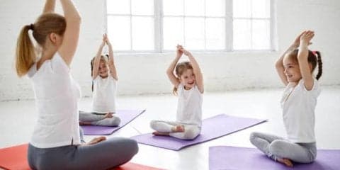 子どもにヨガを指導できるキッズヨガ講師養成コースの応募開始