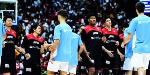 バスケ日本代表を率いるフリオ・ラマス、『負けない采配』が強豪相手の接戦を演出